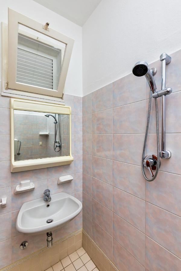 Albergo Gloria Μπελάρια-Ιτζέα Μαρίνα Εξωτερικό φωτογραφία
